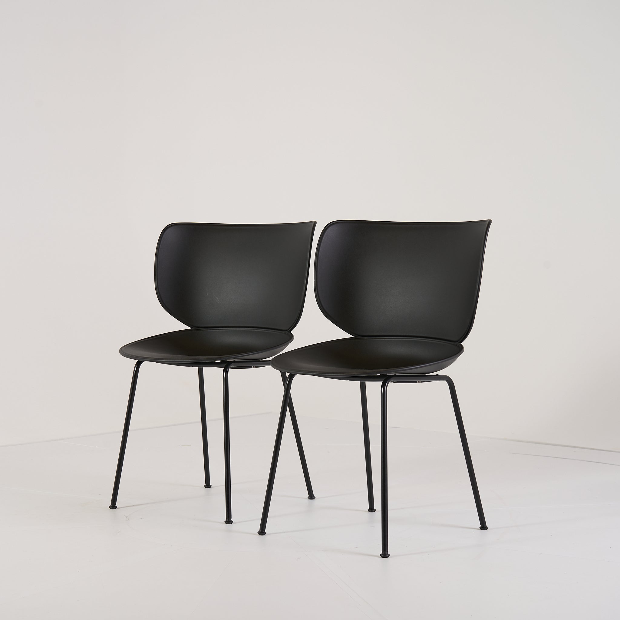 Hana Chairs Unupholstered Set of 2 by Moooi in Black / Black, Non-Stacking | Floor Sample – Very Good | Shop Now | MO-MOO-8718282380278-1147-Hero Image-3