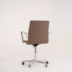 Oxford by Fritz Hansen in Low Back / Canvas 264 / Chrome | Project Piece – As-Is | Shop Now | MO-FHA-3291W-45-Hero Image-7