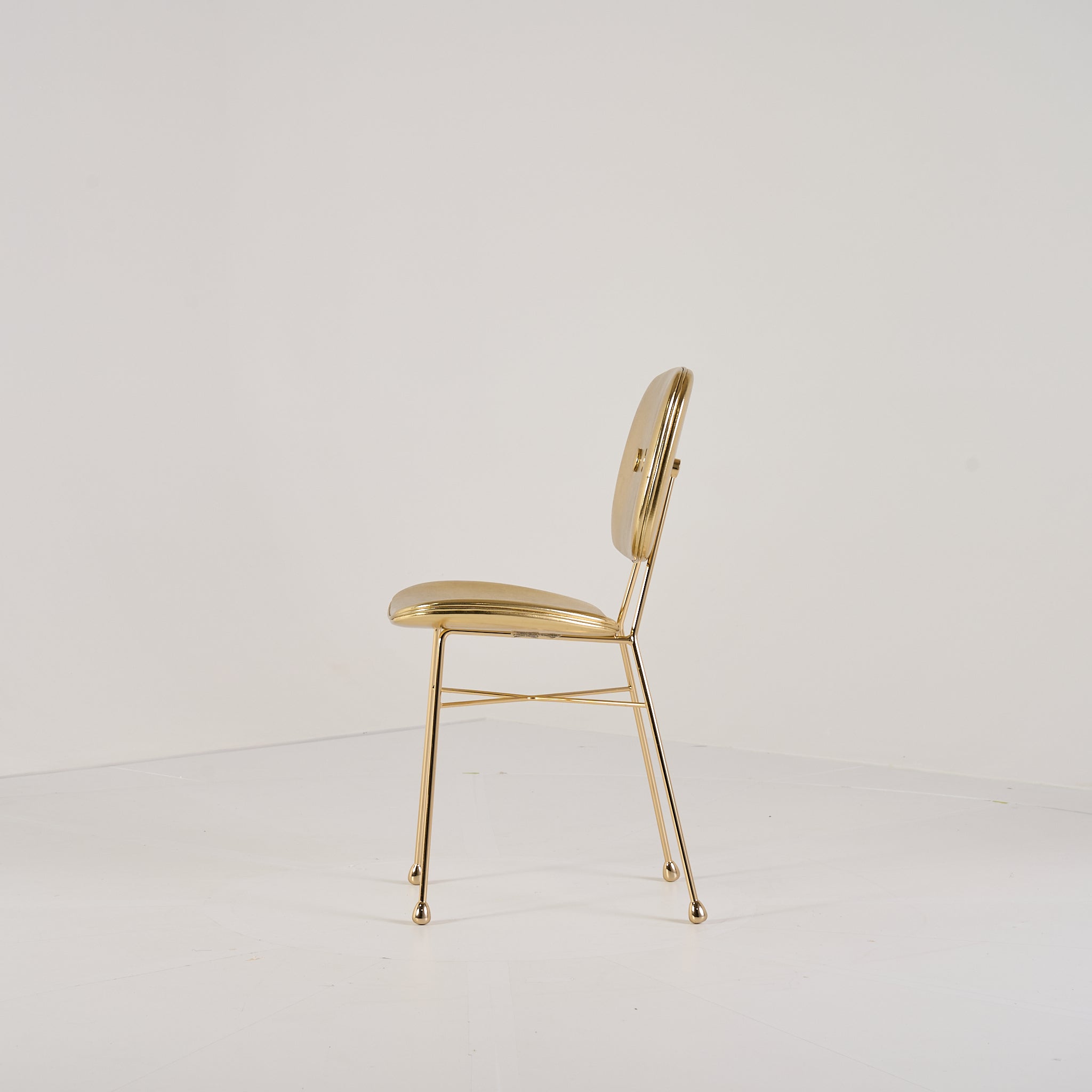 The Golden Chair by Moooi in Gold / Plated with Real Gold | Well Loved – Fair | Shop Now | MO-MOO-8718282340142-149-Hero Image-4