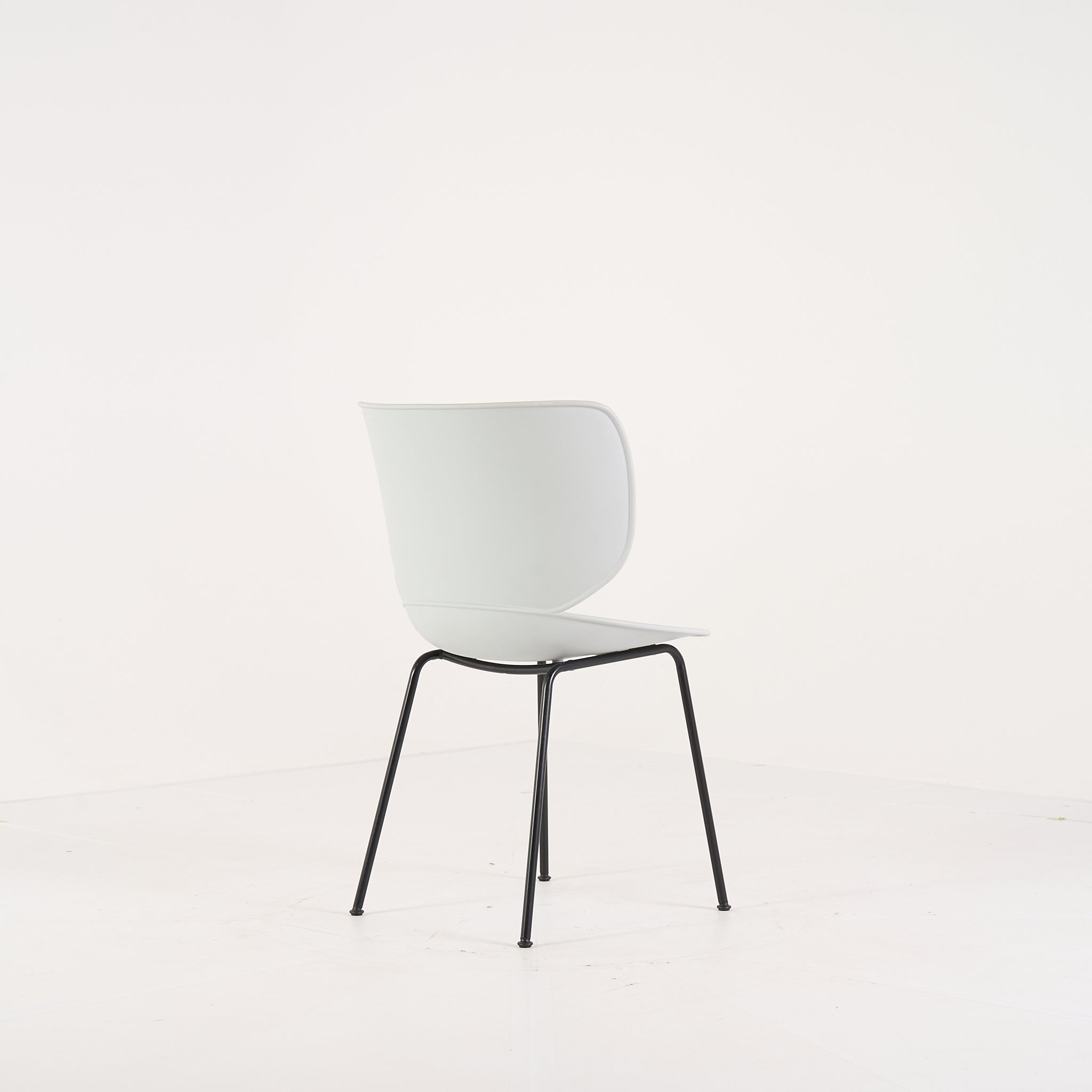 Hana Chair Unupholstered  by Moooi in Concrete Grey / Black / Non-Stacking | Floor Sample – Very Good | Shop Now | MO-MOO-8718282380315-1433-Hero Image-4