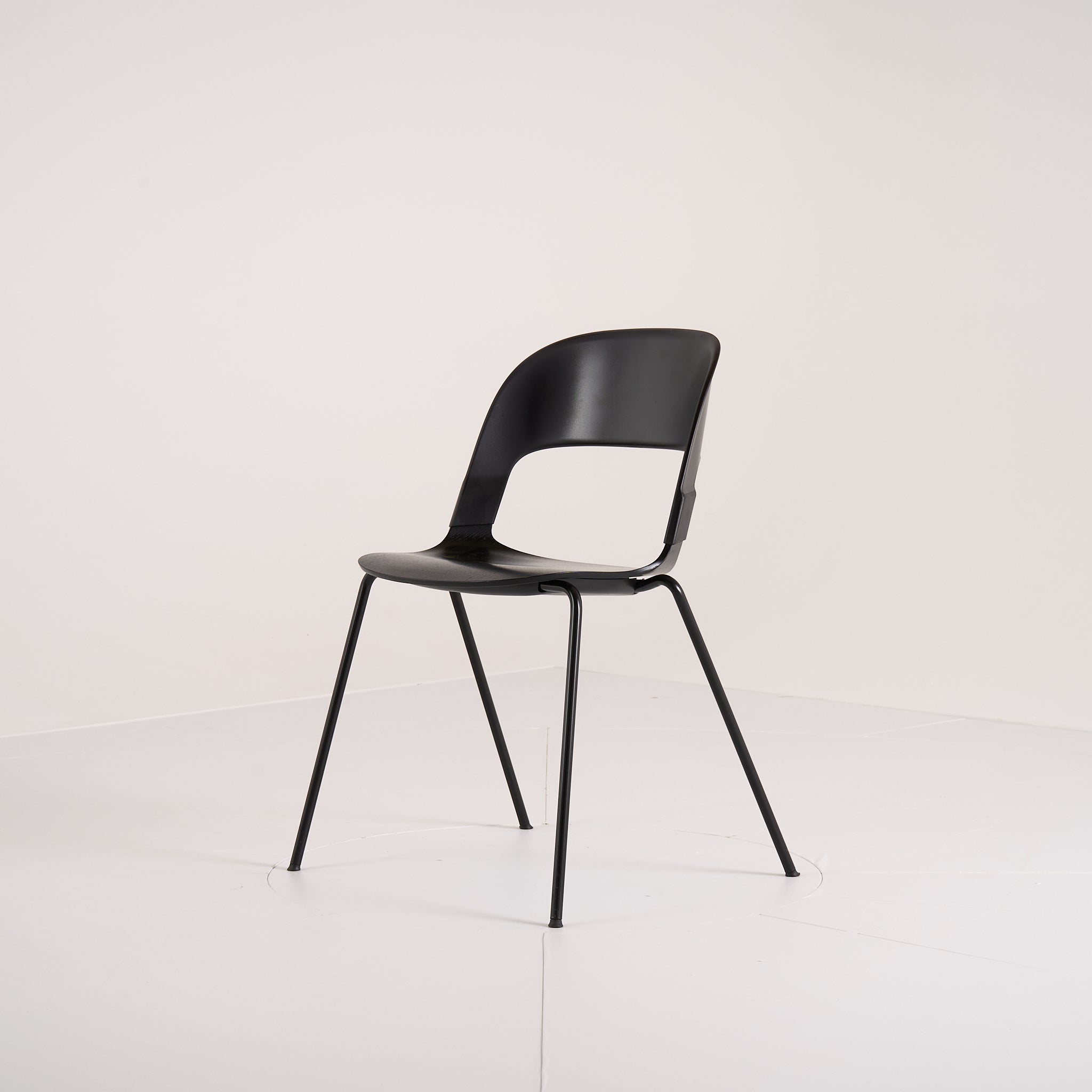 Pair Chair  by Fritz Hansen in Black / Black | Gently Used – Good | Shop Now | MO-FHA-BH20-72-Hero Image-4