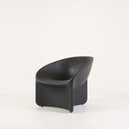 Bluff Chair by Heller in Black | Floor Sample – Very Good | Shop Now | MO-HLR-2302_06-1383-Hero Image-6