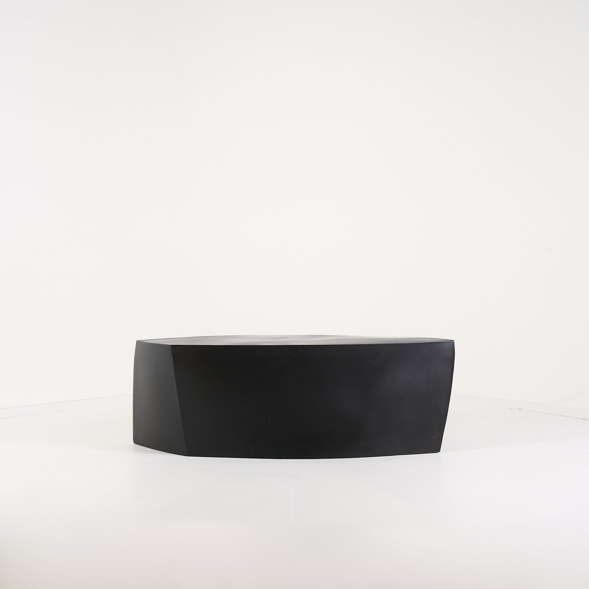Gehry Bench by Heller in Black | Well Loved – Fair | Shop Now | MO-HLR-1018_06-1386-Hero Image-5