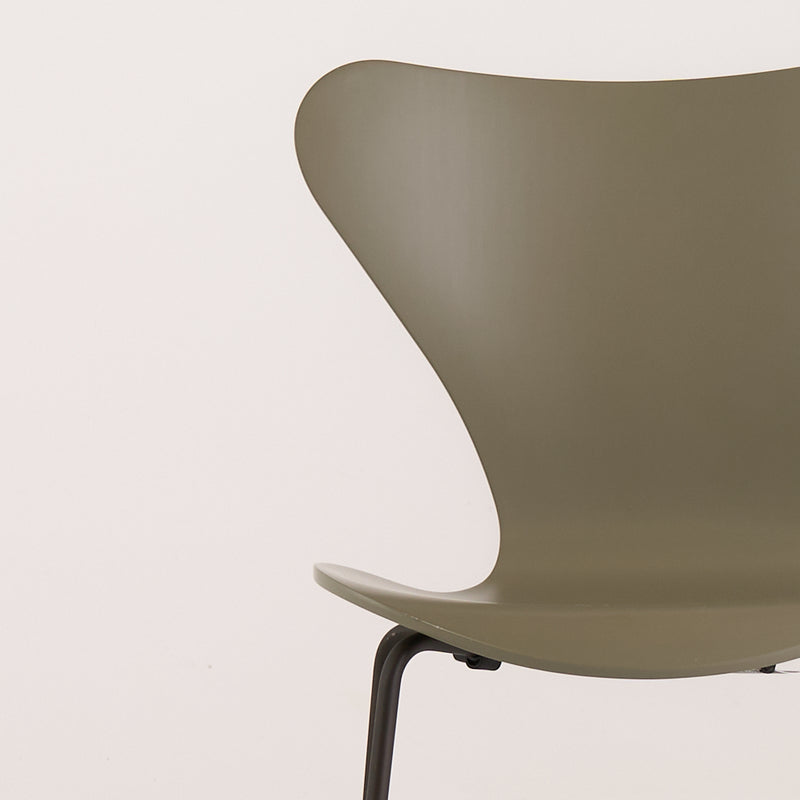 Series 7 Chair-Detail Image-5