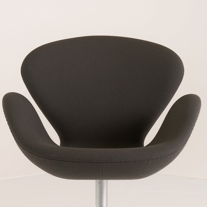 Swan Chair -Detail Image-1