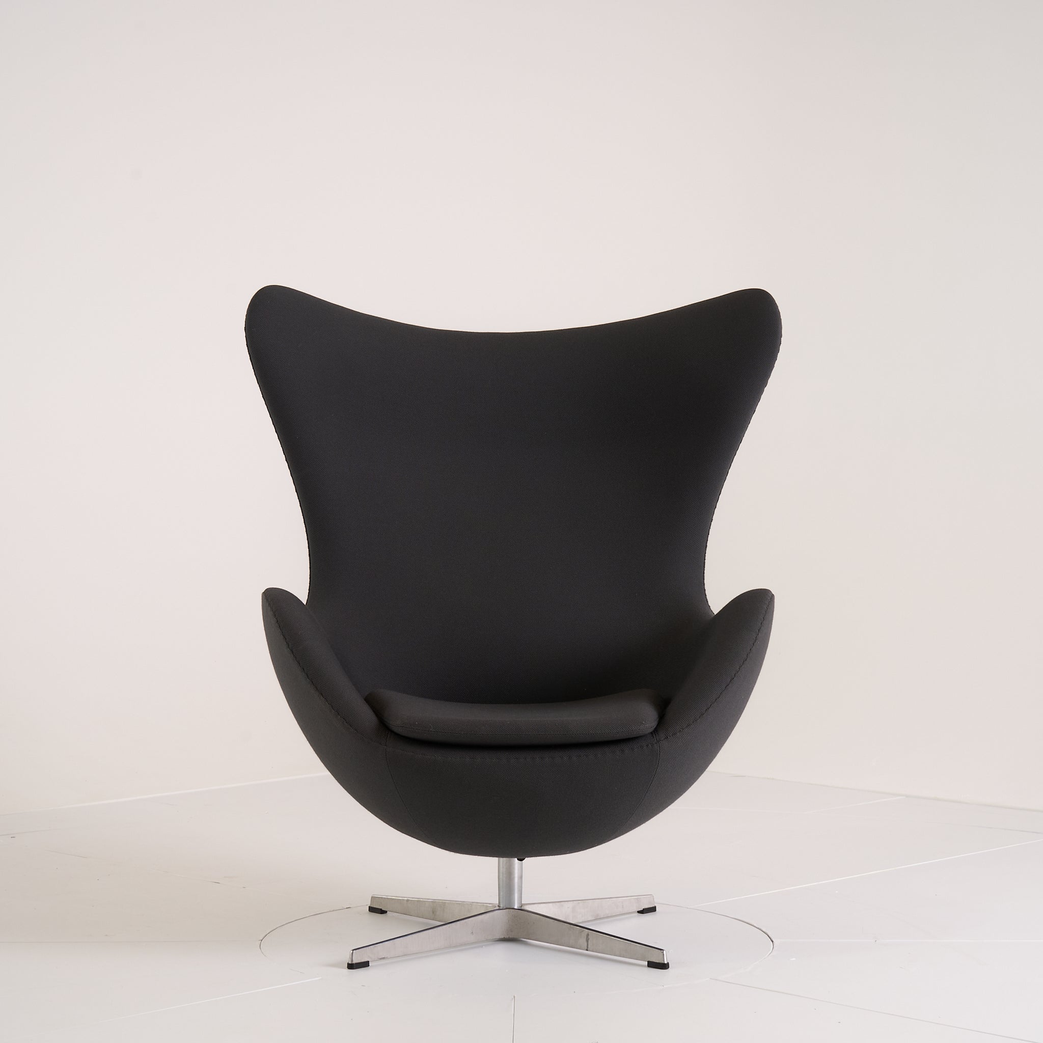 Egg Chair  by Fritz Hansen in Steel Cut 2 Grey / Brushed Aluminum w/ Auto Return | Open Box – Excellent | Shop Now | MO-FHA-3316-29-Hero Image-2