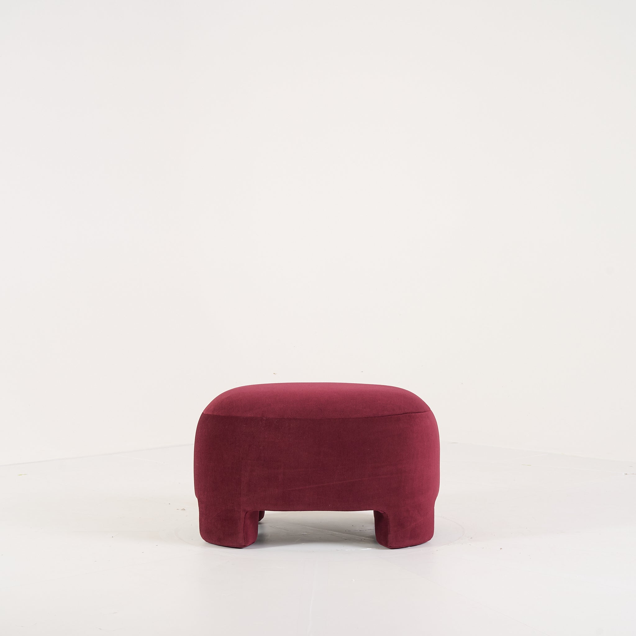 Taru Ottoman by Ligne Roset in Gentle Bordeaux | Floor Sample – Very Good | Shop Now | MO-LIR-14300300-1216-Hero Image-5