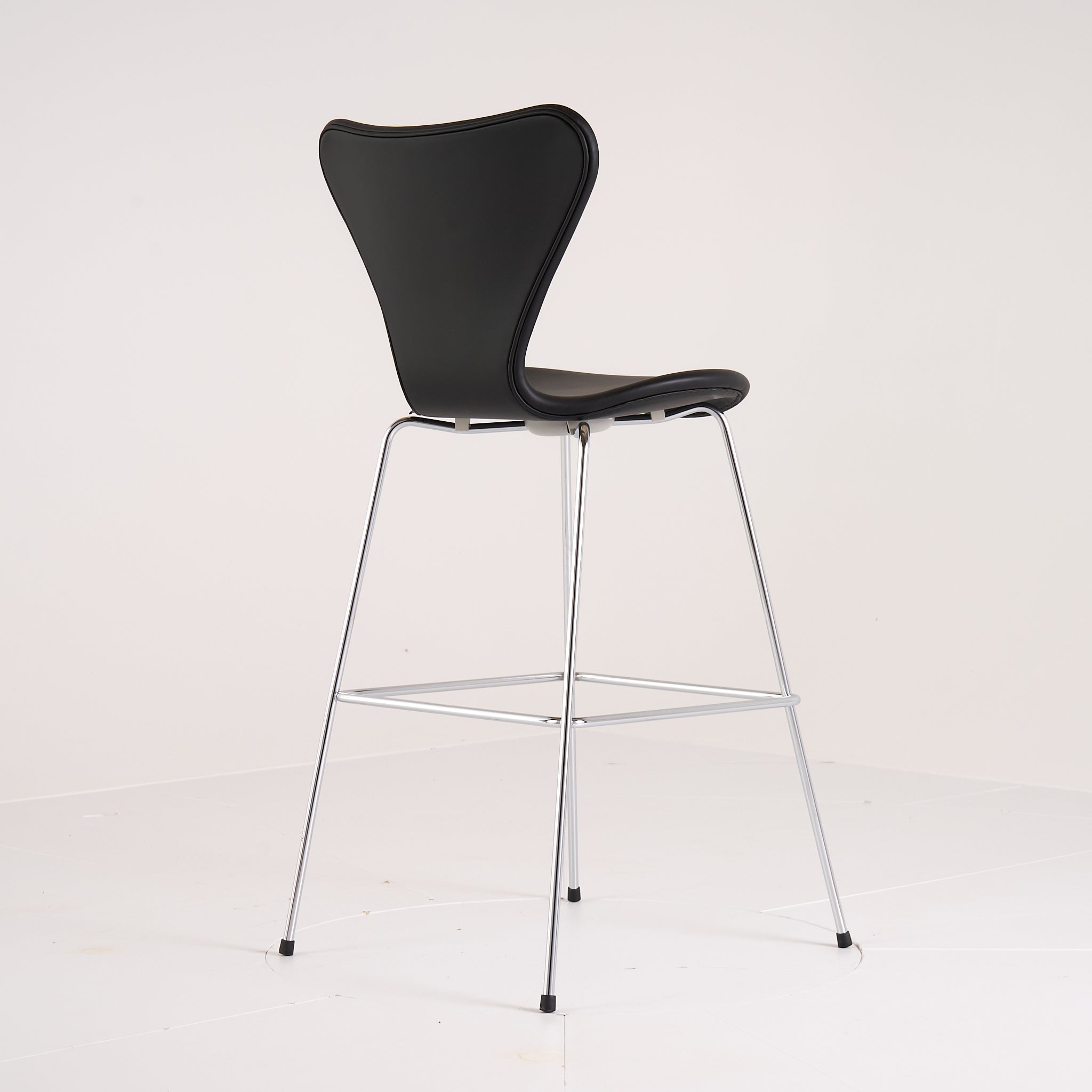 Series 7 Bar Stool by Fritz Hansen in Essential Leather Black / Chrome | Floor Sample – Very Good | Shop Now | MO-FHA-3197-52-Hero Image-5