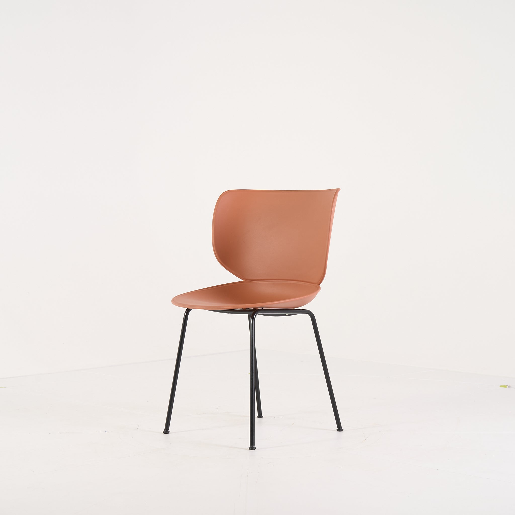 Hana Chair Un-Upholstered by Moooi in Terracotta Non-Stackable Black | Gently Used – Good | Shop Now | MO-MOO-8718282386935-1430-Hero Image-7