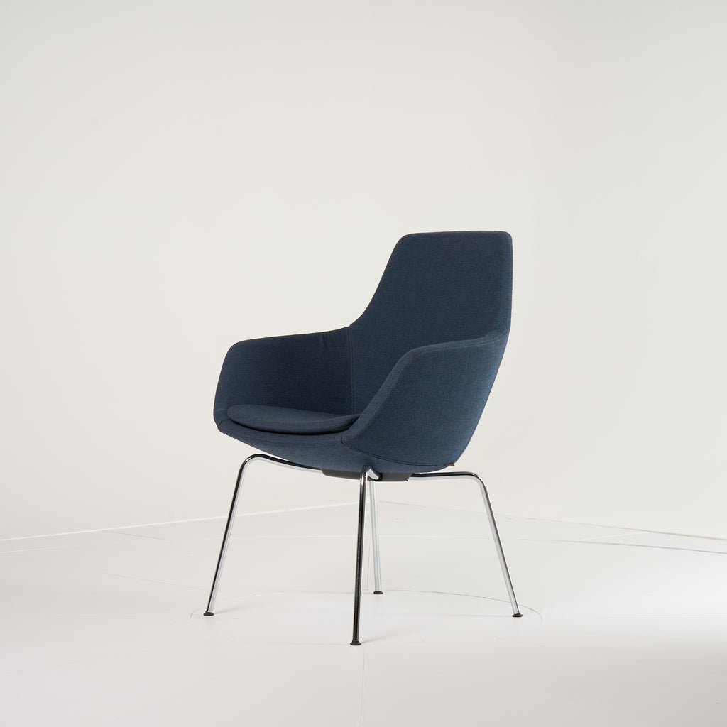 Little Giraffe by Fritz Hansen in Four Legs, Blue / Chromed Steel | Project Piece – As-Is | Shop Now | MO-FHA-3201-115-Hero Image-4
