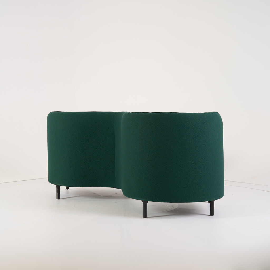 Hémicycle Vis-a-vis seat by Ligne Roset in Maxi Sapin | Well Loved – Fair | Shop Now | MO-LIR-14200600-1211-Hero Image-5