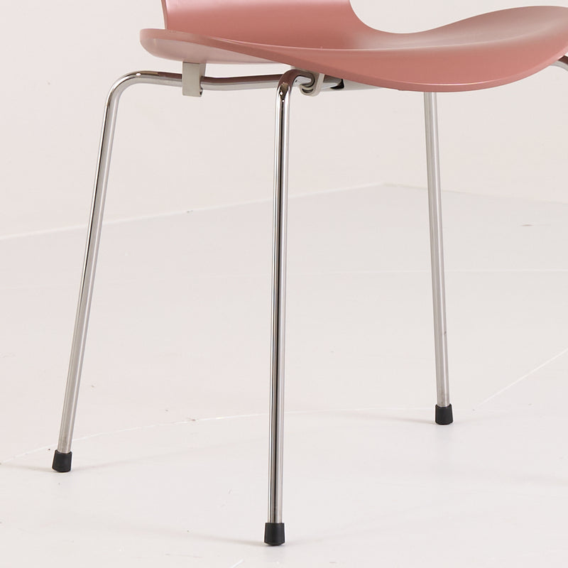 Series 7 Chair-Detail Image-4