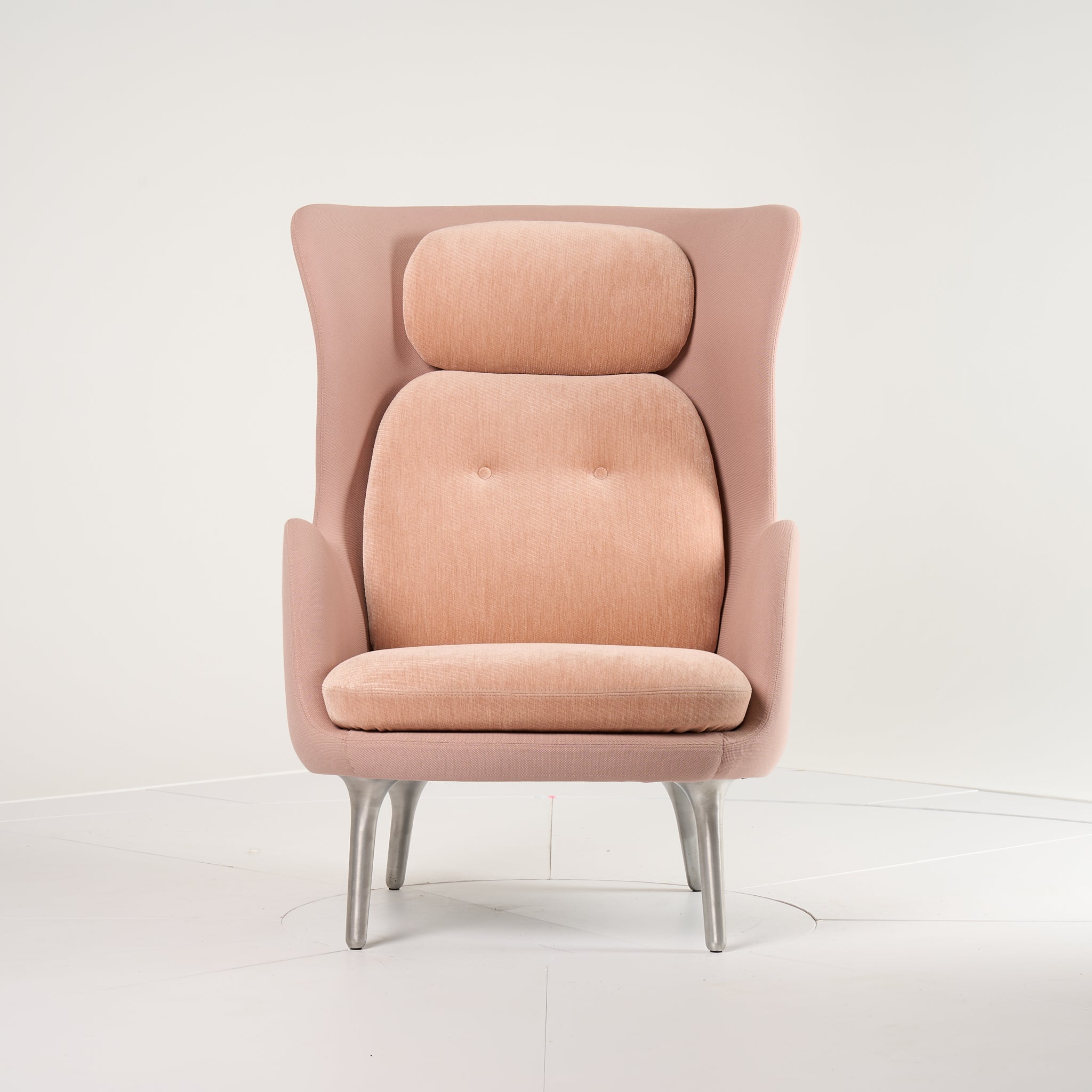 Ro Chair by Fritz Hansen in Steelcut Beige/Red / Nabis Pale Rose / Aluminum | Open Box – Excellent | Shop Now | MO-FHA-JH1MU-37-Hero Image-5