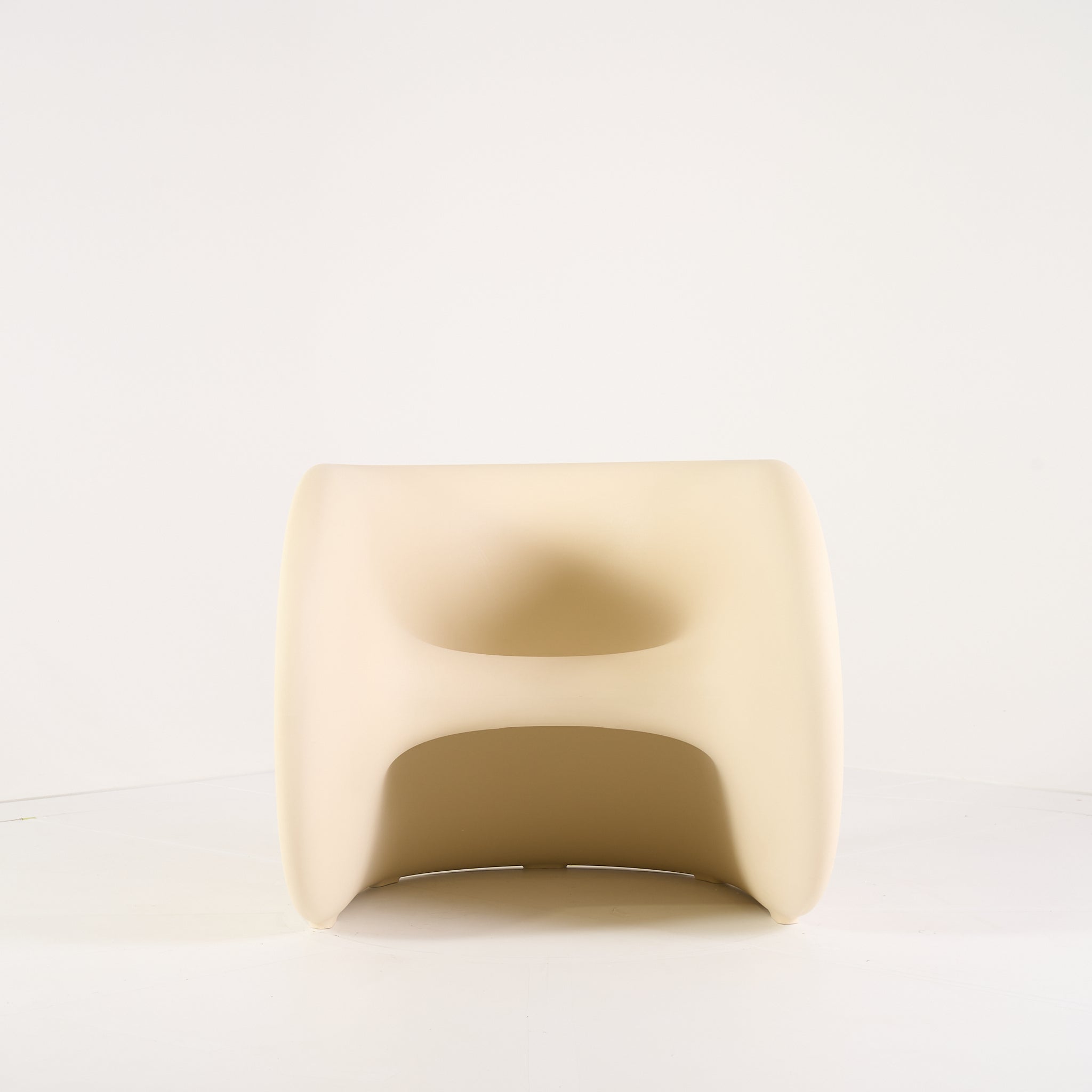 Fortune Chair by Heller in Oatmeal | Gently Used – Good | Shop Now | MO-HLR-2402_01-1382-Hero Image-5