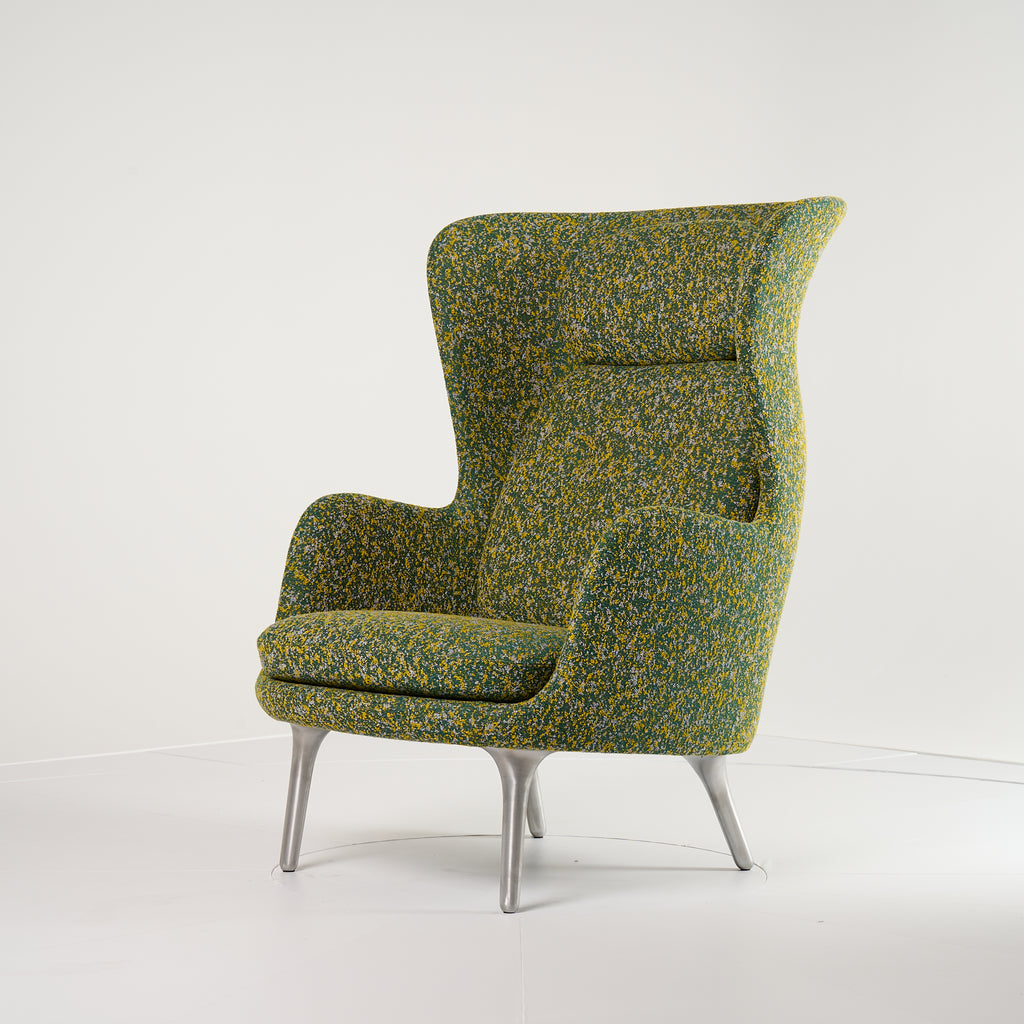 Ro Chair by Fritz Hansen in Atom 964 / Brushed Aluminum | Open Box – Excellent | Shop Now | MO-FHA-JH1-38-Hero Image-2