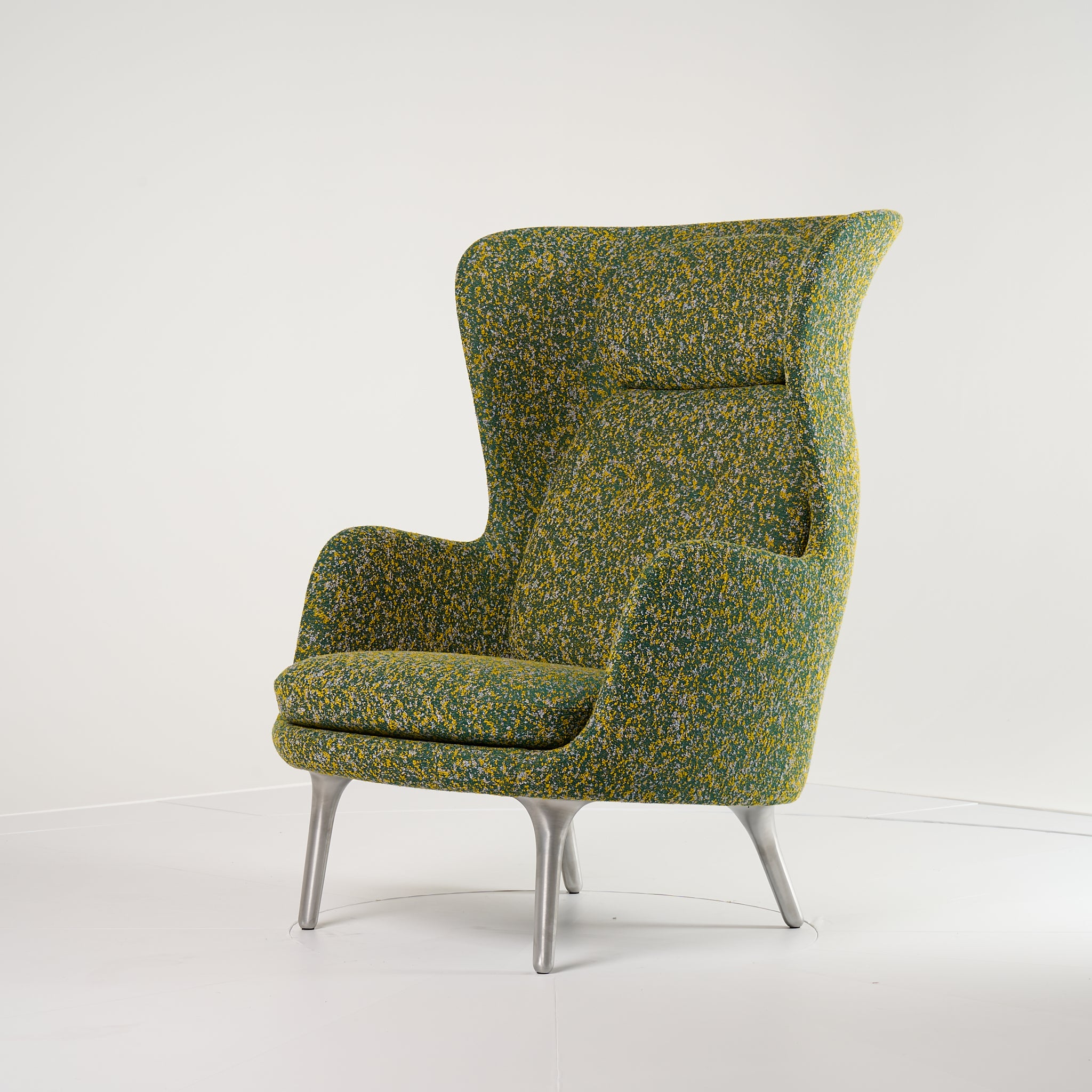 Ro Chair by Fritz Hansen in Atom 964 / Brushed Aluminum | Open Box – Excellent | Shop Now | MO-FHA-JH1-38-Hero Image-2