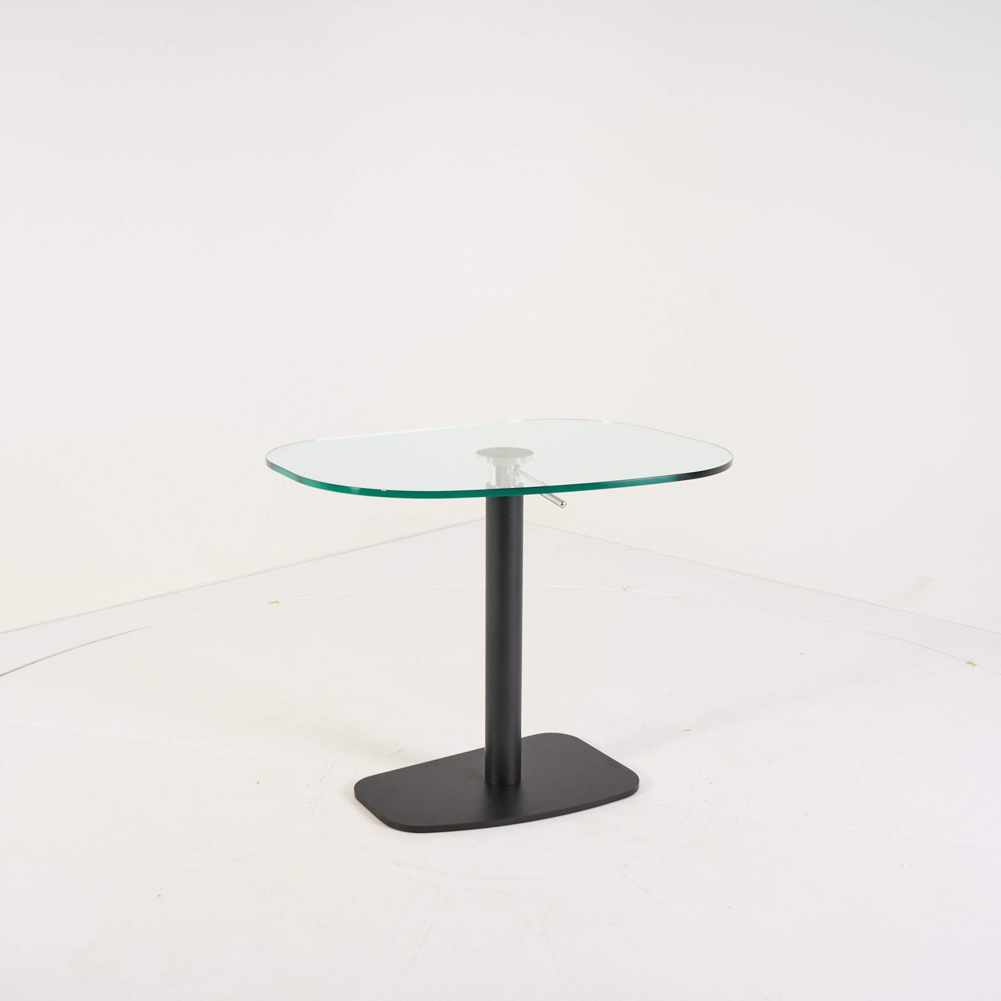 Piazza Table by Ligne Roset in Black Piston Base, Clear Glass Top | Floor Sample – Very Good | Shop Now | MO-LIR-19980002-1164-Hero Image-1