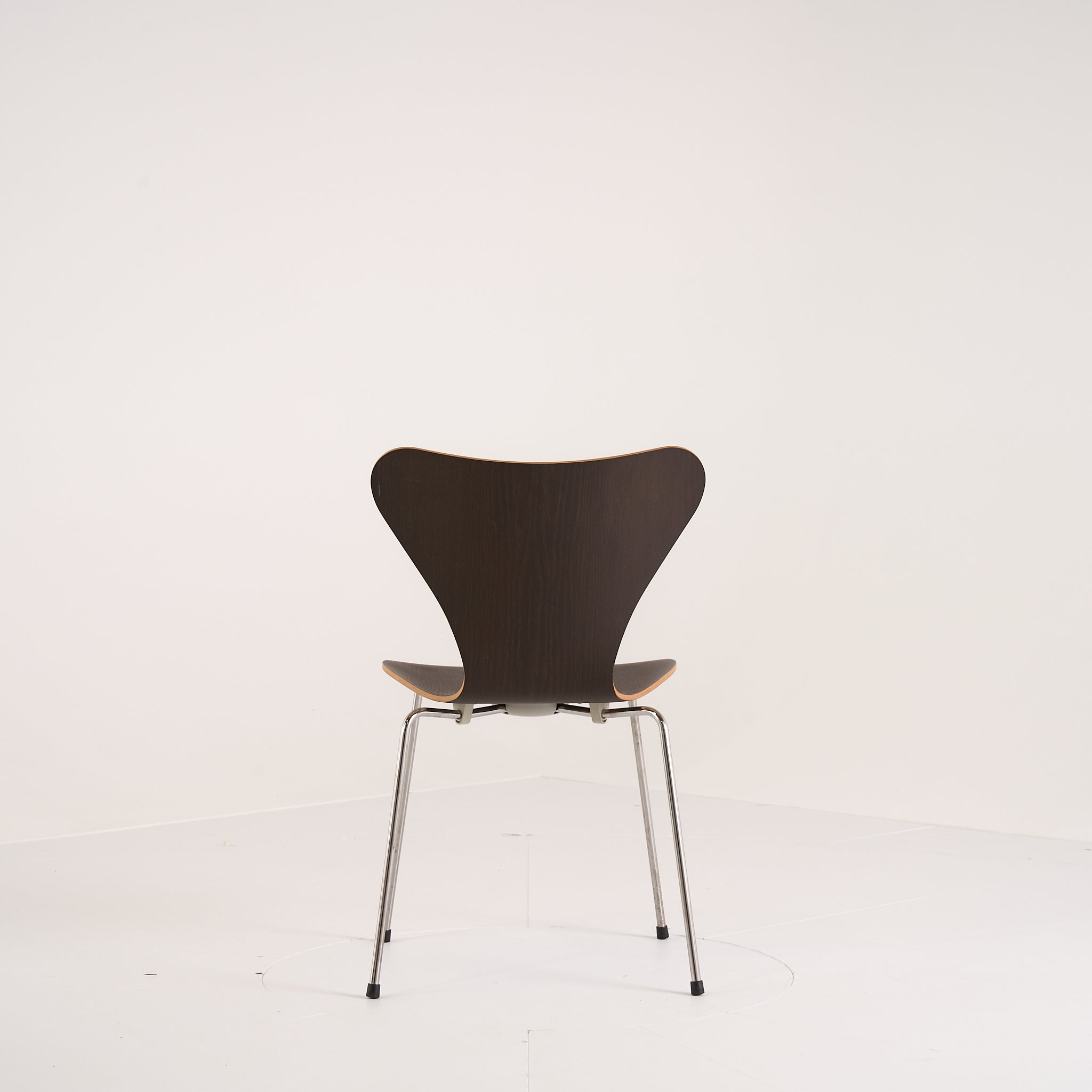 Series 7 Chair by Fritz Hansen in Dark Stained Oak Veneer / Chrome | Well Loved – Fair | Shop Now | MO-FHA-3107-58-Hero Image-6