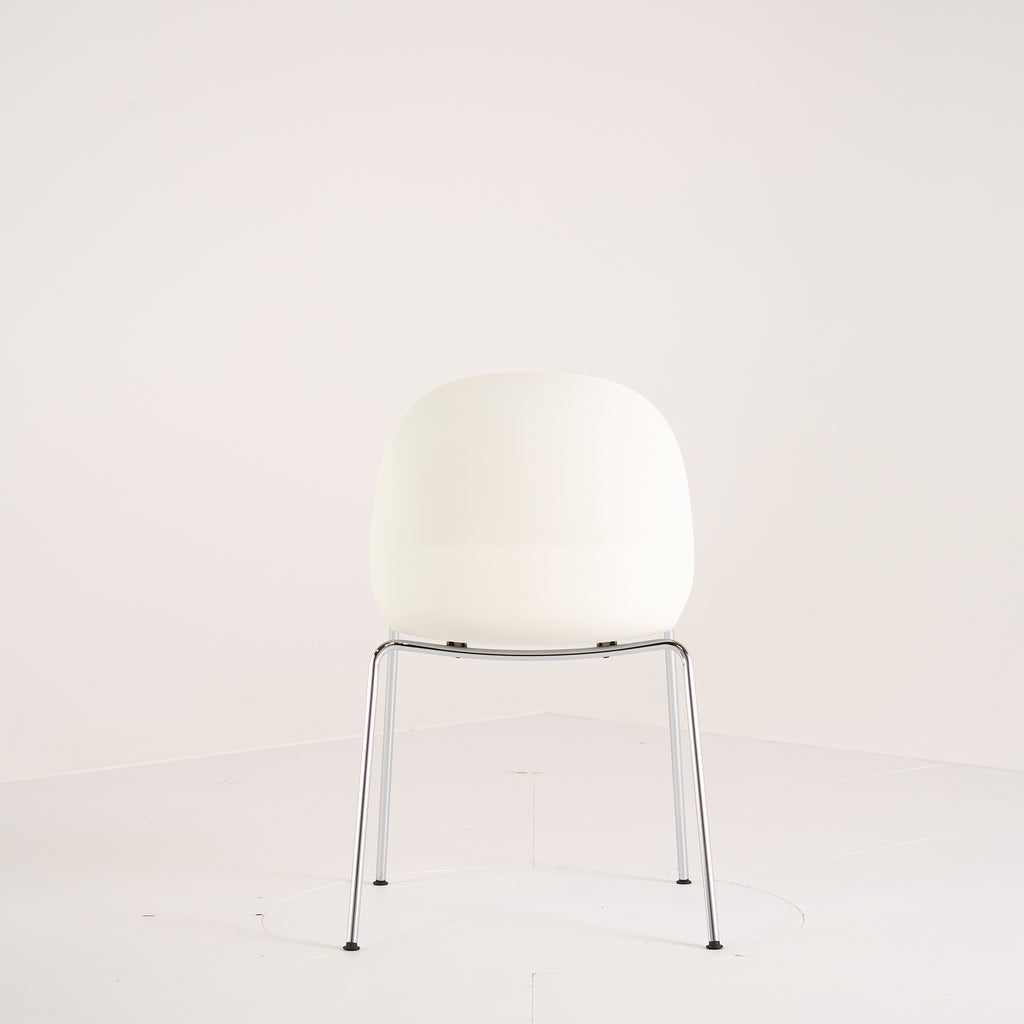 Recycle Chair by Fritz Hansen in Off White / Chrome | Well Loved – Fair | Shop Now | MO-FHA-N02_10_Chair-93-Hero Image-5