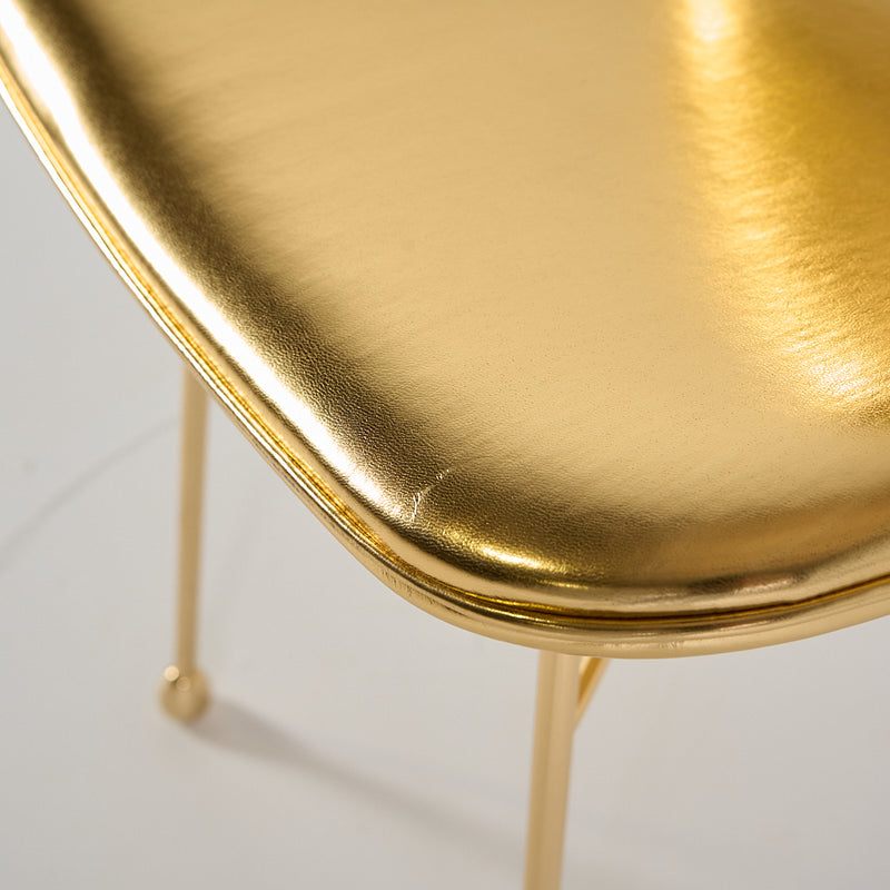 The Golden Chair-Detail Image-1