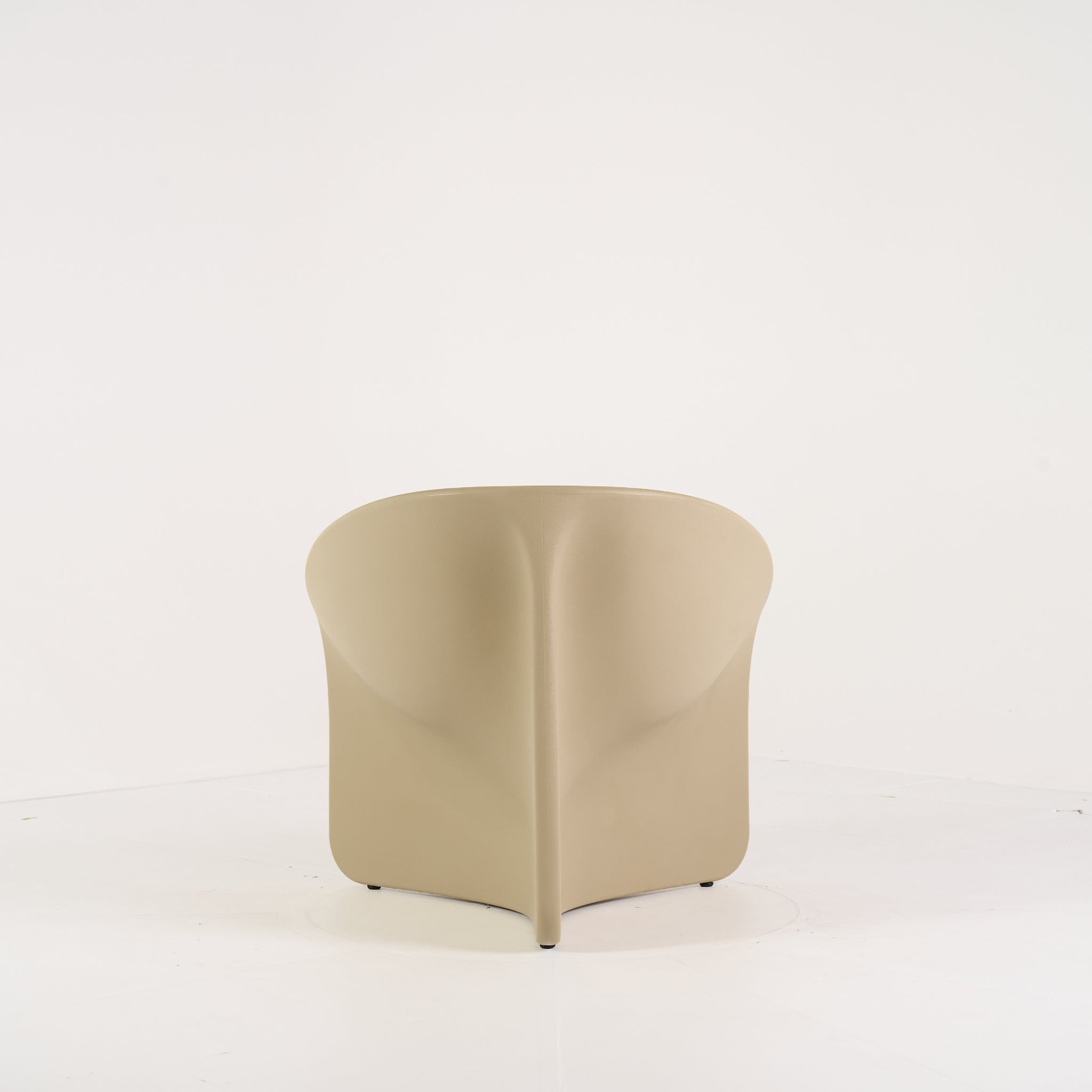 Bluff Chair by Heller in Sand | Open Box – Excellent | Shop Now | MO-HLR-2302_08-1384-Hero Image-5