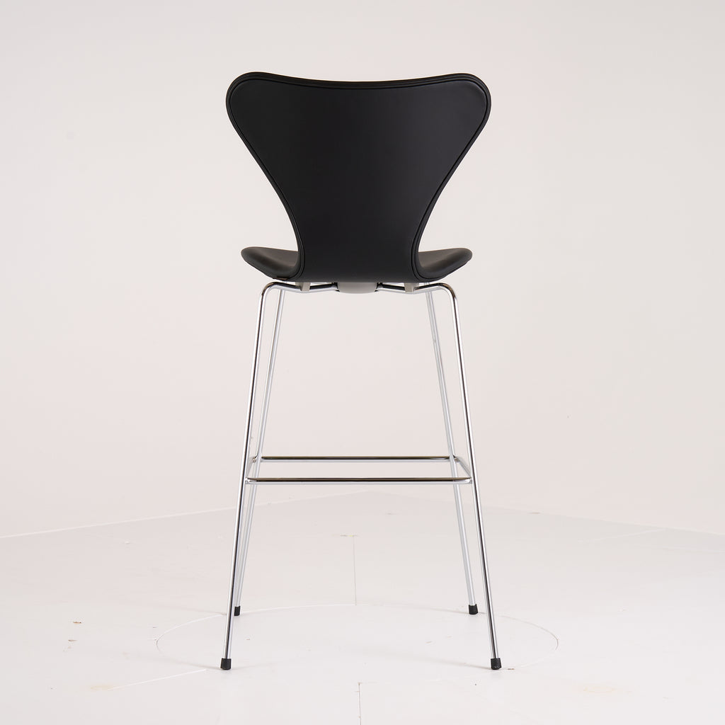 Series 7 Bar Stool by Fritz Hansen in Essential Leather Black / Chrome | Floor Sample – Very Good | Shop Now | MO-FHA-3197-52-Hero Image-3