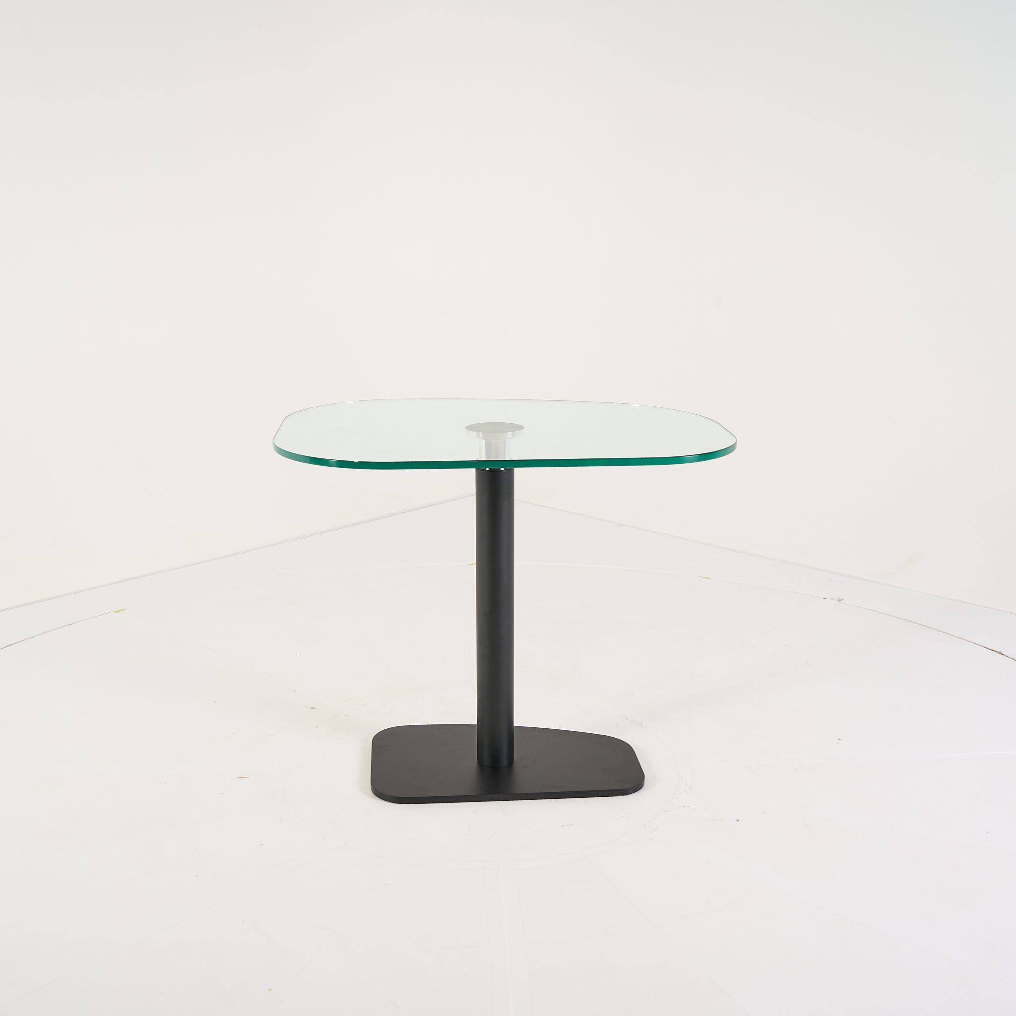Piazza Table by Ligne Roset in Black Piston Base, Clear Glass Top | Floor Sample – Very Good | Shop Now | MO-LIR-19980002-1164-Hero Image-4