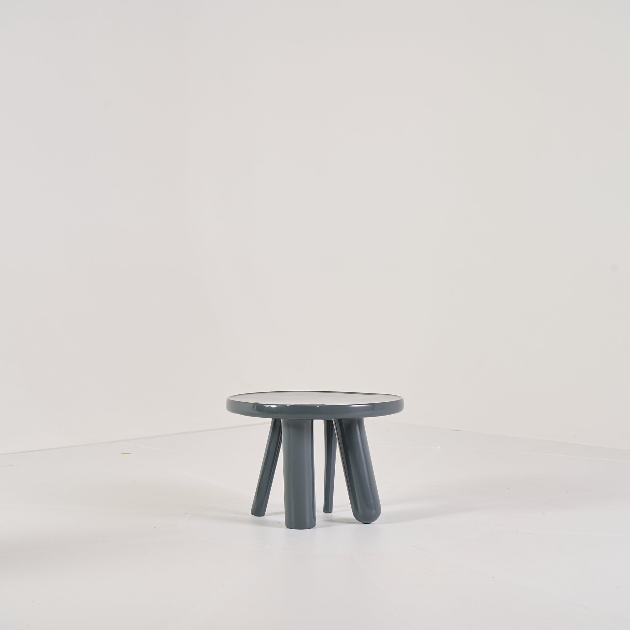 Elements 002 by Moooi in RAL 7011 Iron Grey | Gently Used – Good | Shop Now | MO-MOO-8718282338491-132-Hero Image-5