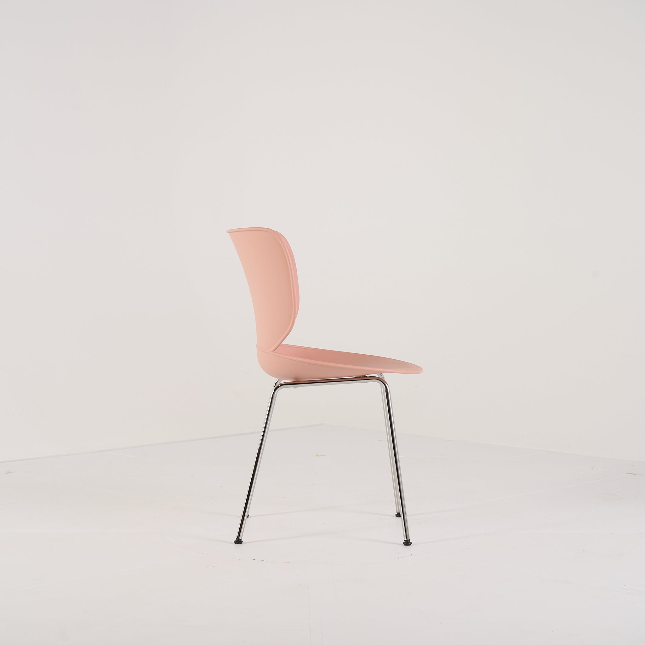Hana Chair Unupholstered by Moooi in Dusty Pink/Chrome Non-Stacking | Gently Used – Good | Shop Now | MO-MOO-8718282380360-1250-Hero Image-4