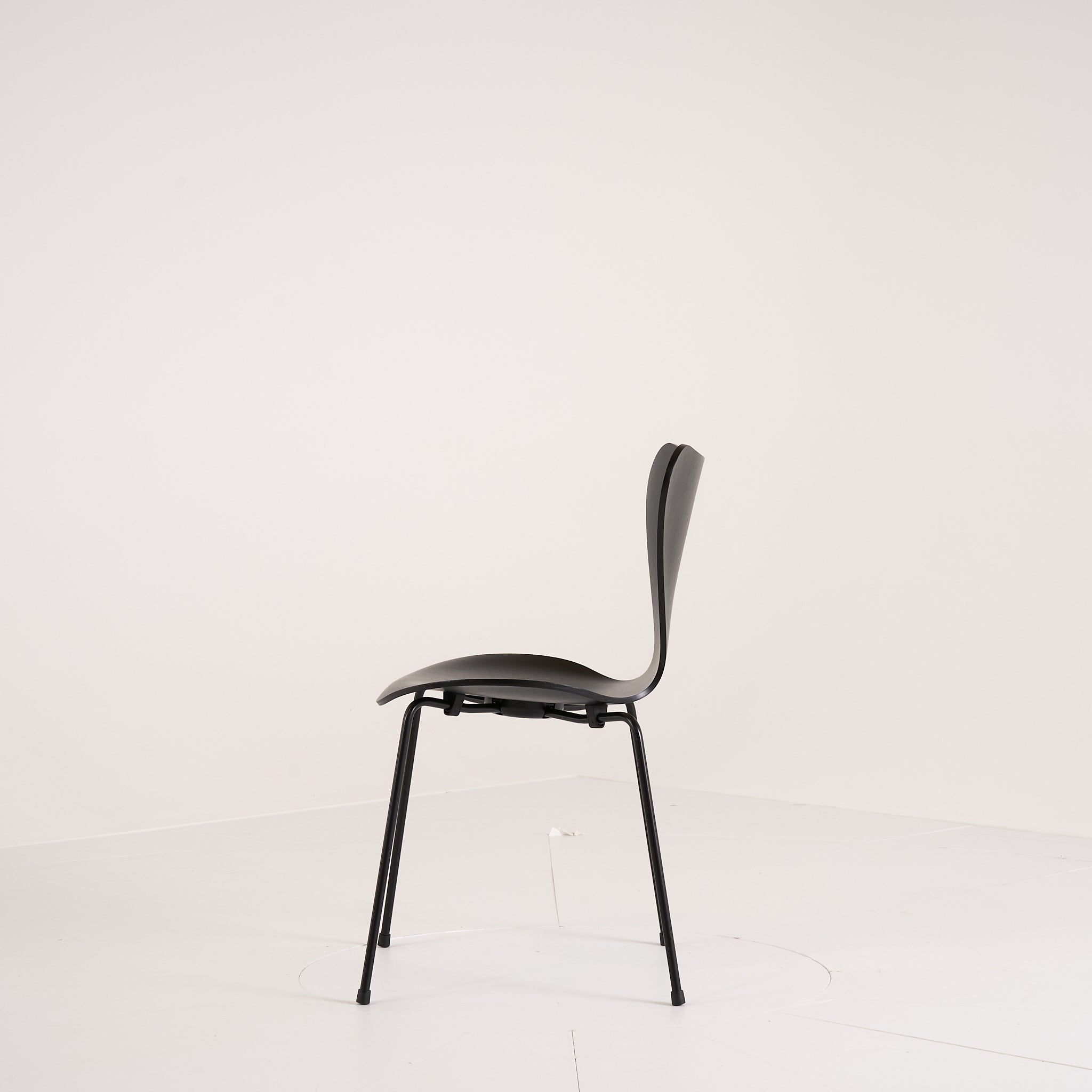Series 7 Chair by Fritz Hansen in Black Ash / Black | Well Loved – Fair | Shop Now | MO-FHA-3107-59-Hero Image-7