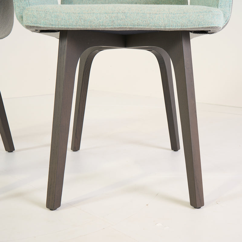 Vik Carver Chair with Arms (Set of 2)-Detail Image-3