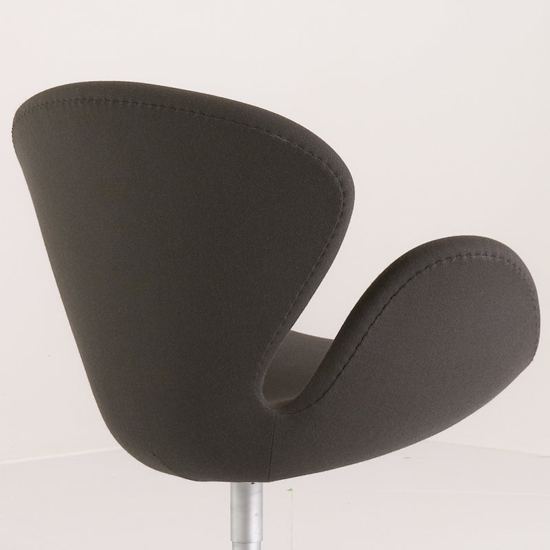 Swan Chair -Detail Image-4