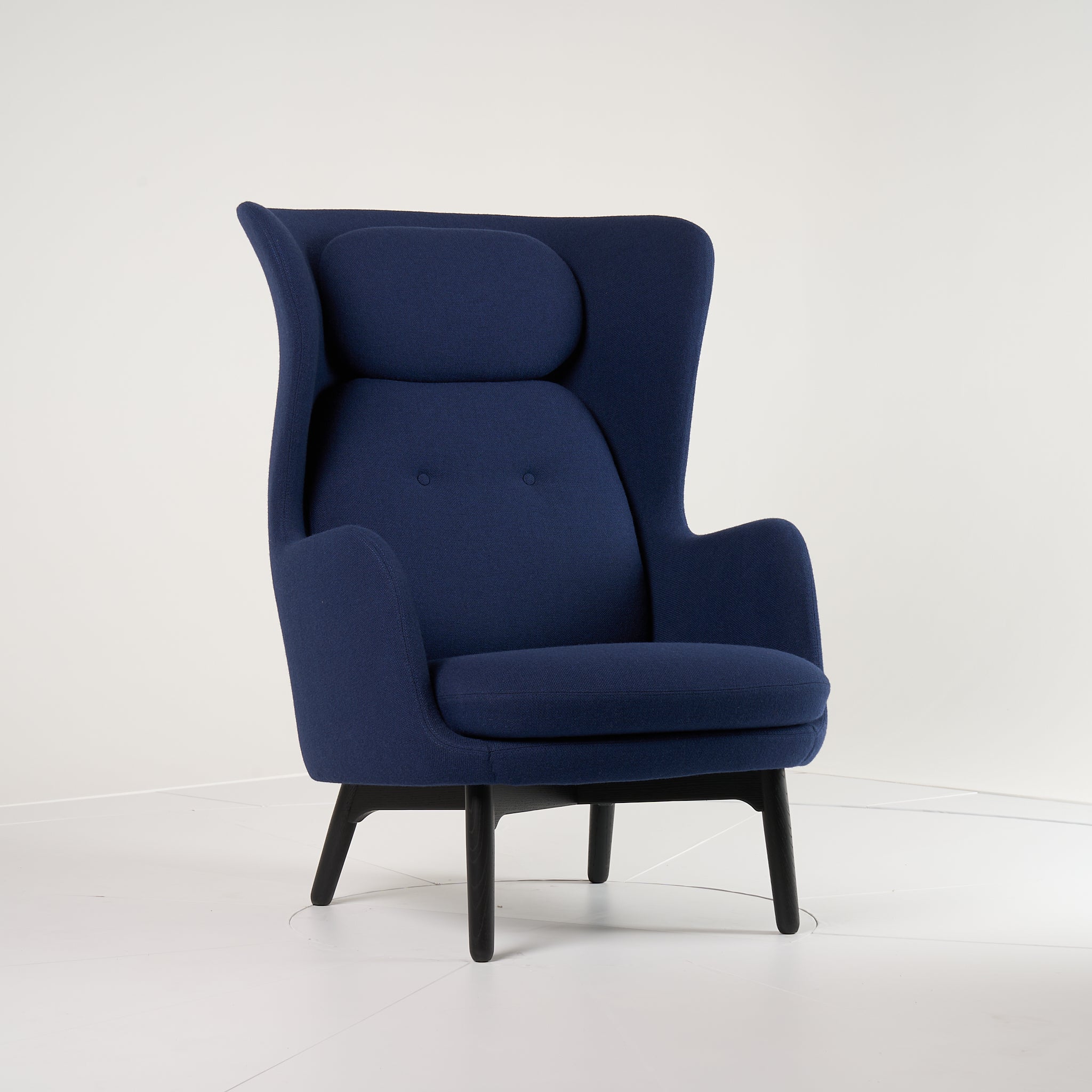 Ro Chair by Fritz Hansen in Hallingdal Royal Blue (764) / Oak Black | Open Box – Excellent | Shop Now | MO-FHA-JH2SF-39-Hero Image-1