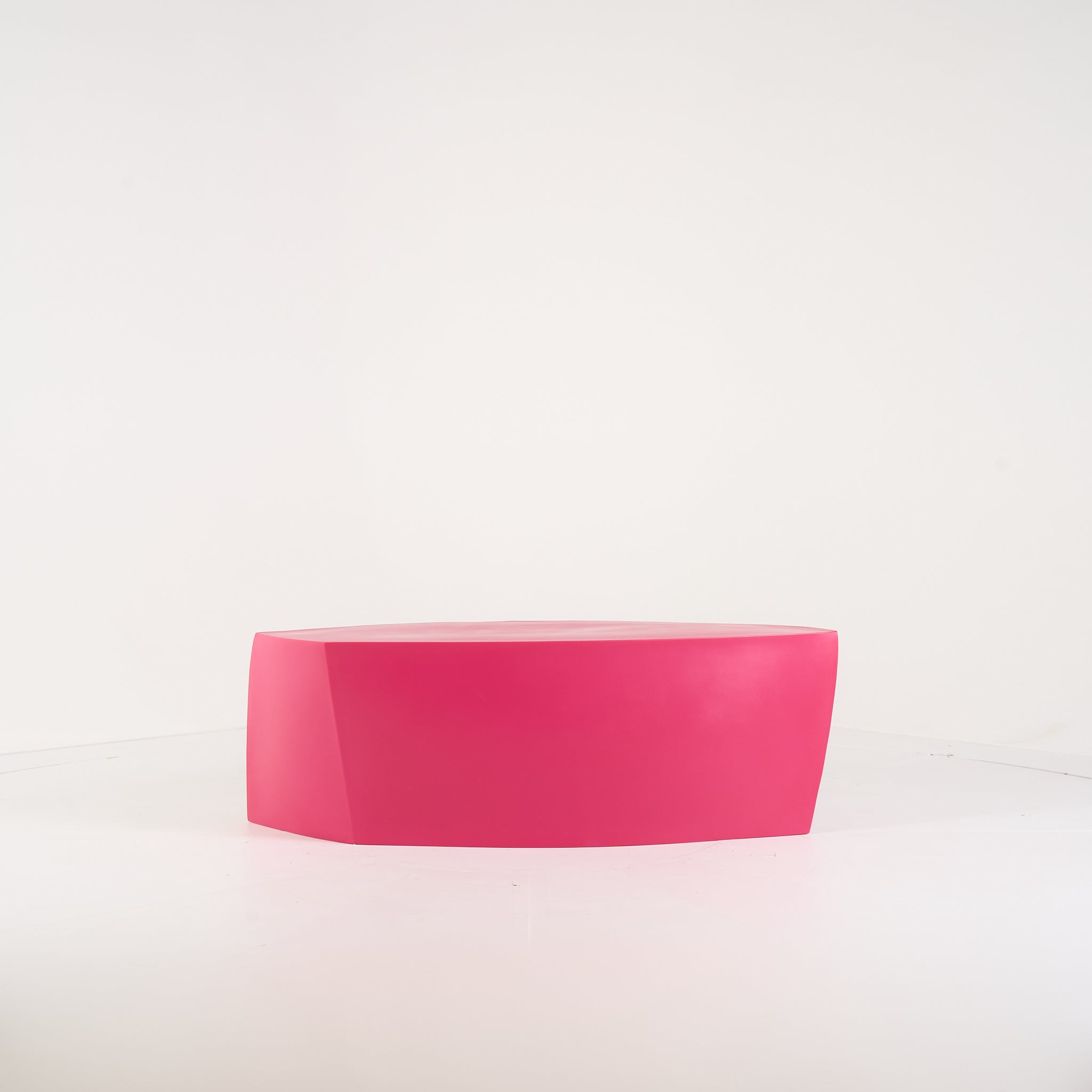 Gehry Bench by Heller in Magenta | Gently Used – Good | Shop Now | MO-HLR-1018_07-1410-Hero Image-5